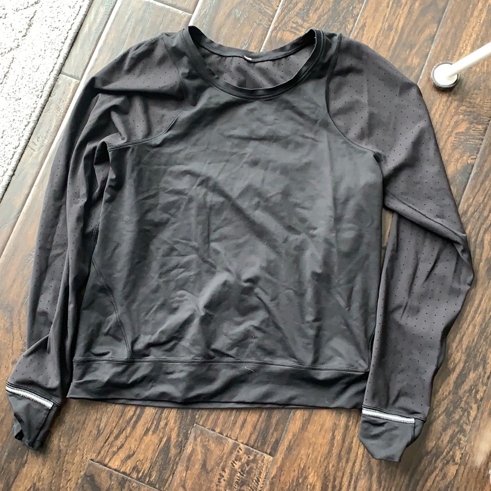 Lululemon sweatshirt